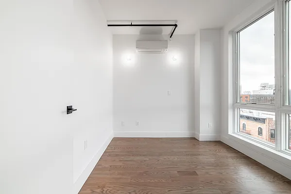 Rented by Twin Group | media 18