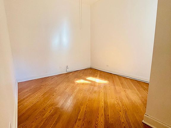 3rd image of 6149 S Greenwood Ave APT 3S