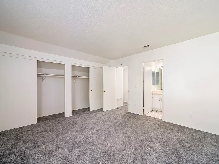 220 W Truslow Ave — Photo 30