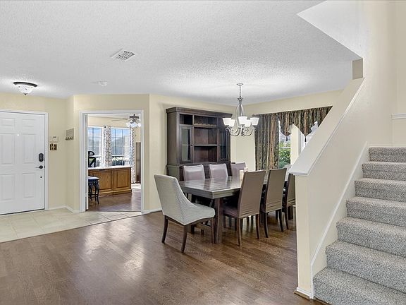 5th image of 526 Colt Dr