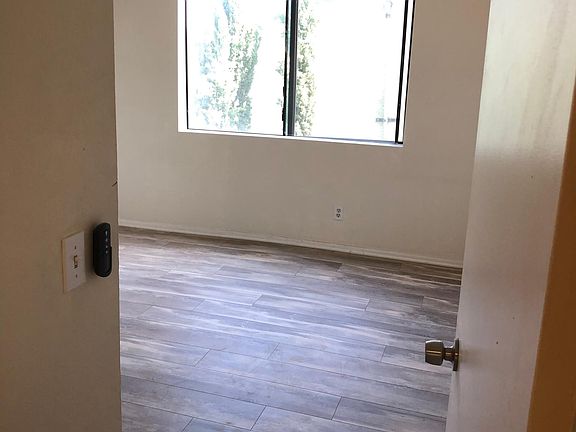 2nd image of 1759 N Mariposa Ave APT 4