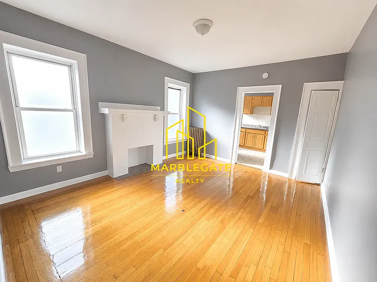 323 Park Ave #11 — Photo 4