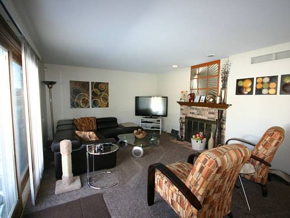 3rd image of 216 Nakoma Dr