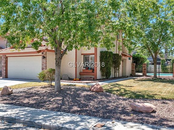 3rd image of 669 Summer Heights Ln