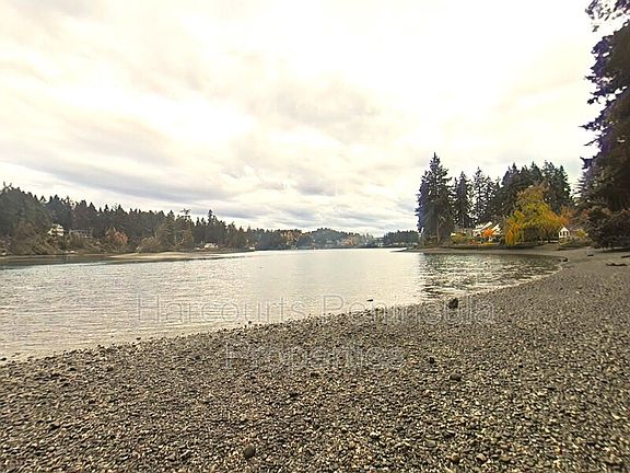 3rd image of 1812 S Marine Dr