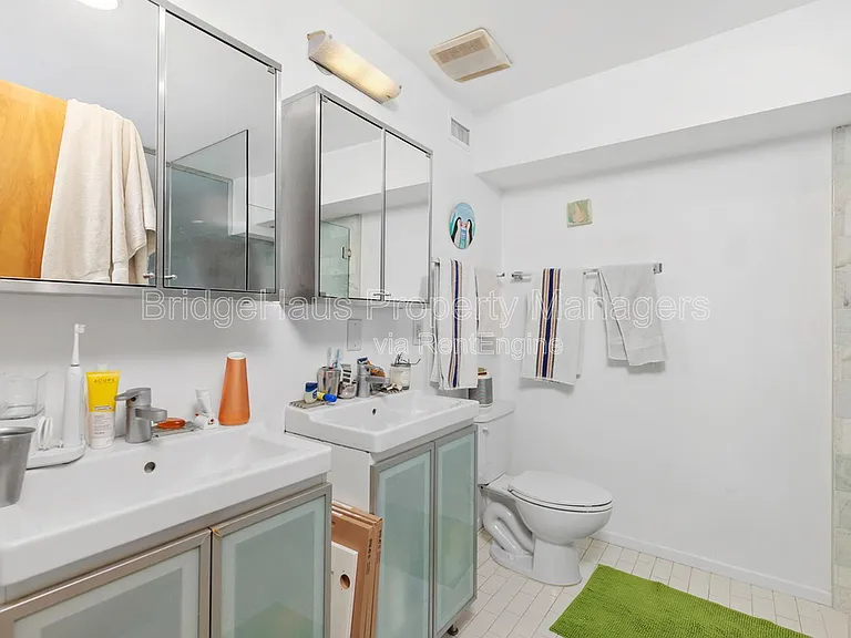 3033 India St #4 — Photo 11