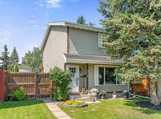 4718 35th Ave NW, Edmonton, AB T6L 3P9