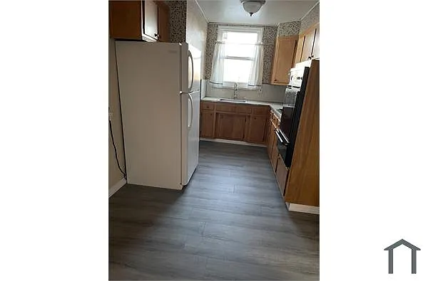 2088 Utica Ave photo 1