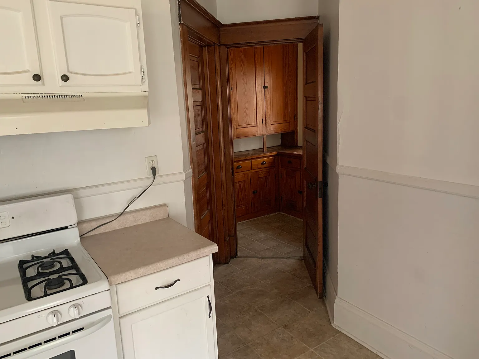 2 bed, 1500 sqft, $1,300 — Photo 2
