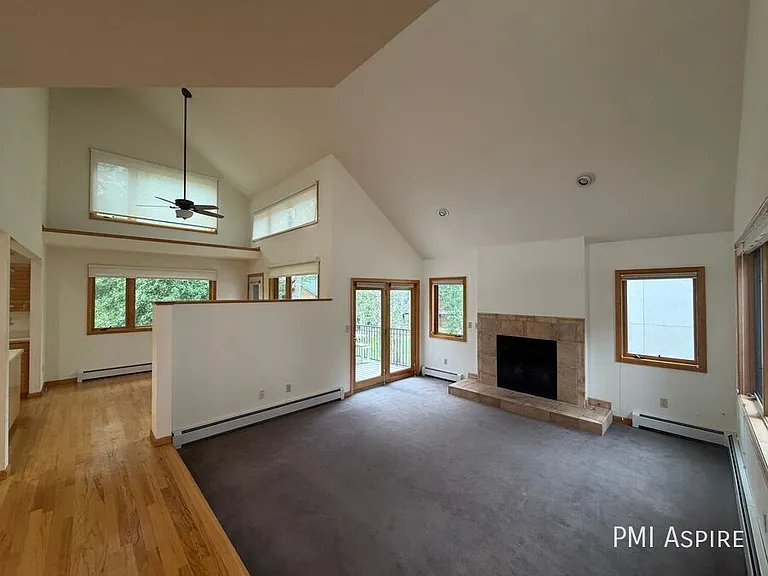 1940 Tincup Ct — Photo 3