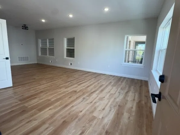 484 S 19th St, Newark, NJ