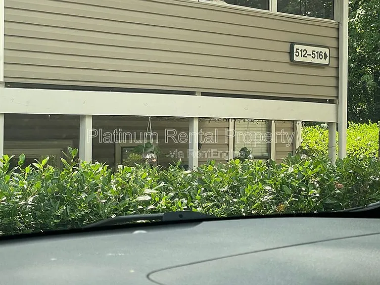 402 Wynnes Ridge Cir SE — Photo 2