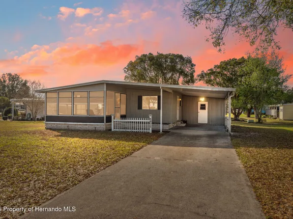 8071 Dinsmore St, Brooksville, FL 34613