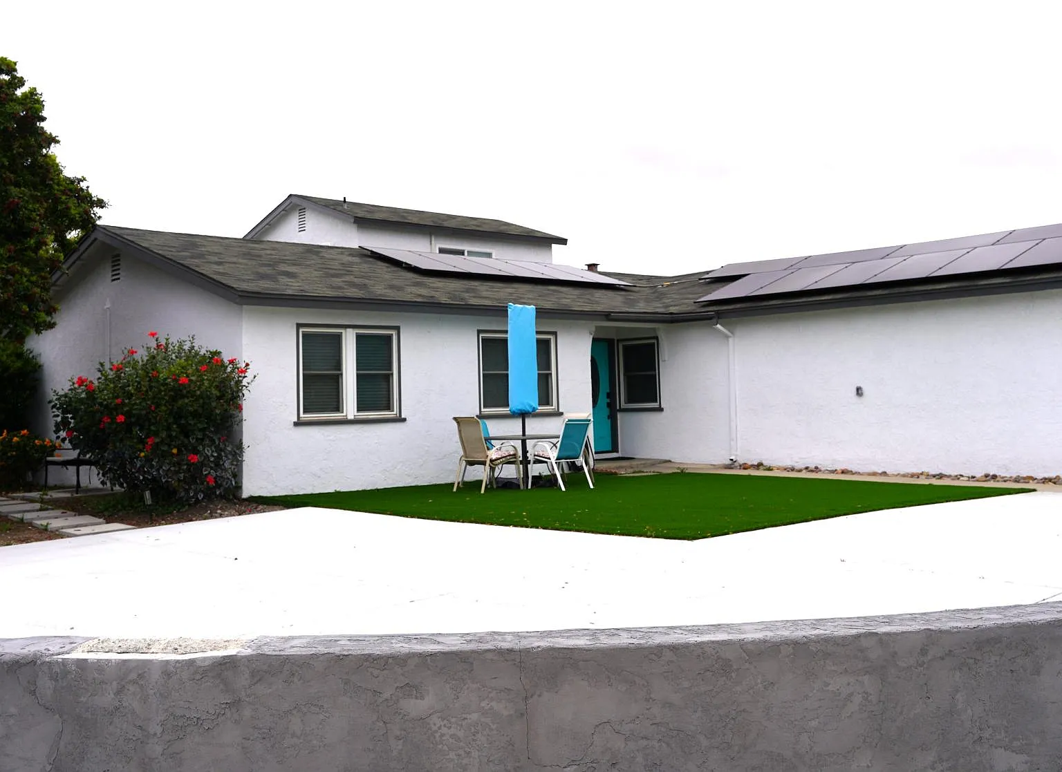 4 bed, 2.5 bath, 1607 sqft, $4,500 — Photo 3