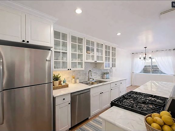 5th image of 1141 19th St #19B