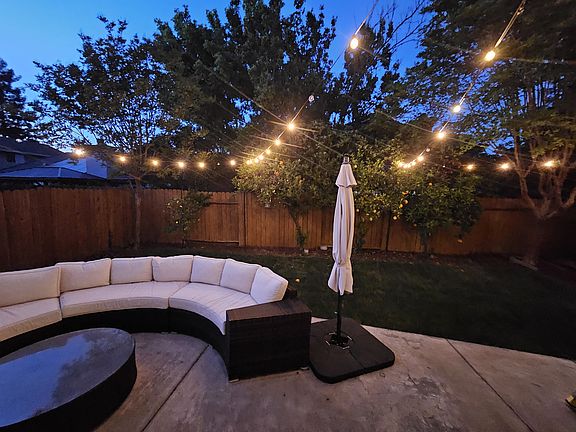 3rd image of 1049 Notre Dame Cir