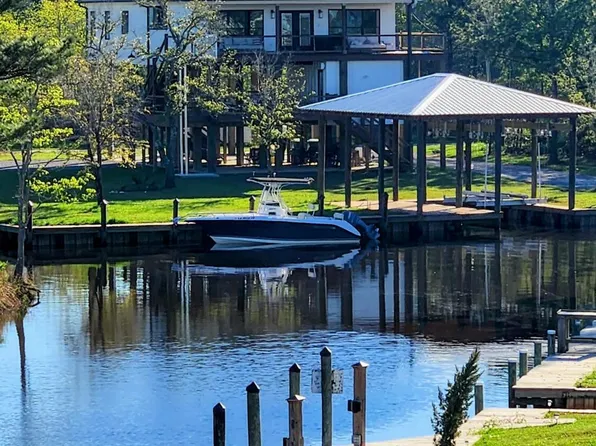 11662 Bayou View Dr, Bay Saint Louis, MS 39520