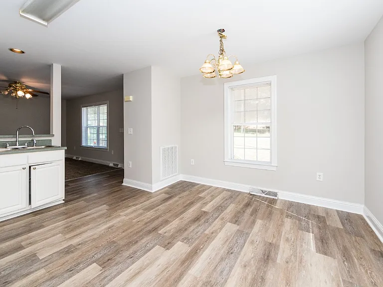 814 King Arthur Dr — Photo 25