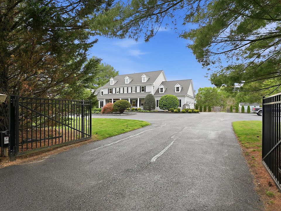 1st image of 13516 Travilah Rd