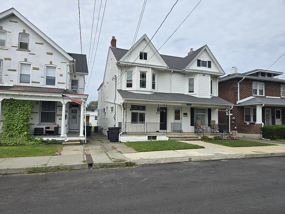 657 Walnut St