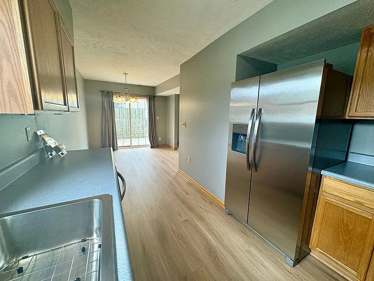 2211 W Todd Ln — Photo 5
