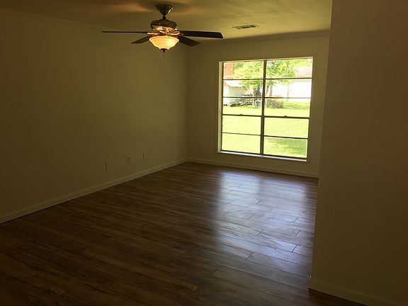 4th image of 4605 E 26th St