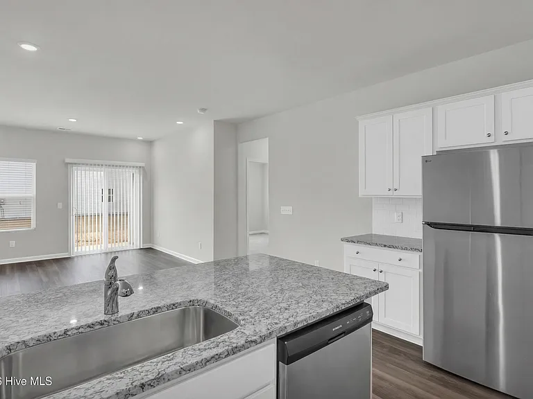 246 Arnette Dr #B — Photo 6