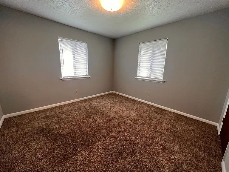 Pecan Manor Apartments — Photo 19