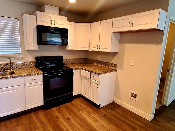 5th image of 1208 W Fountain Way