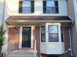 8615 Western Oak Dr, Springfield, VA 22153