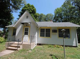 8244 N Eureka Dr, Walkerton, IN 46574