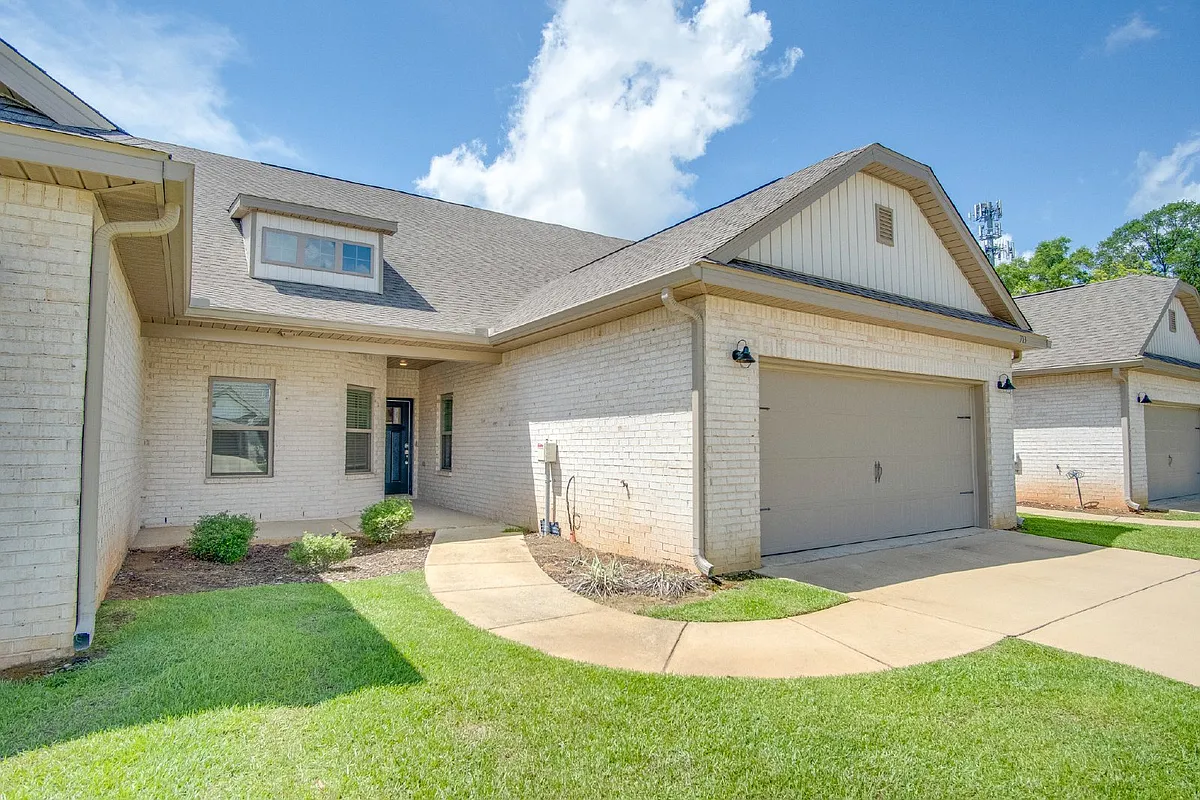 Building Photo - 713 Brambling Ct