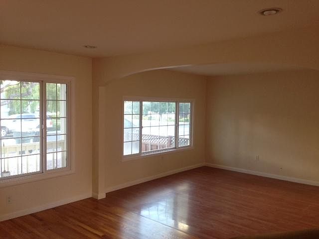 2nd image of 388 N Bayview Ave