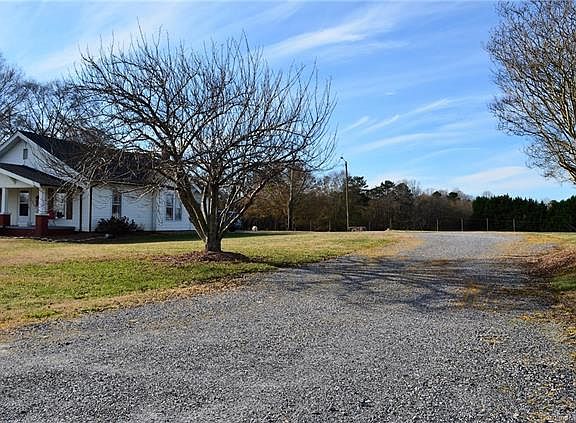 4th image of 5509 State Highway 16 N