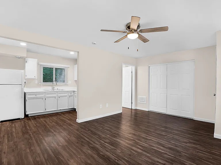 Point Loma Bay Apartments | Coastal Living Near the Beach — Photo 18