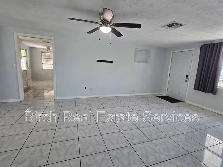 4328 Baden Dr — Photo 3
