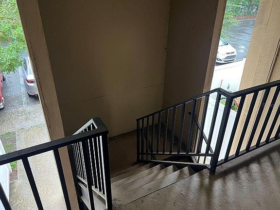 4th image of 507 NW 39th Rd APT 220