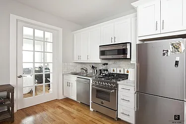 Rented by R New York