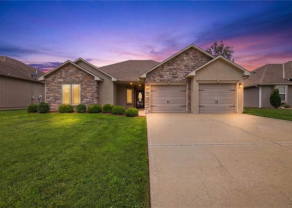 1st image of 620 Oakmont Dr