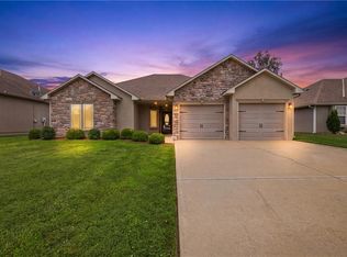 620 Oakmont Dr, Warrensburg, MO 64093