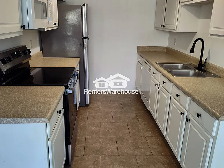 1336 N 85th Pl — Photo 4