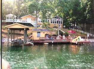 1692 Snidow Dr, Goodview, VA 24095