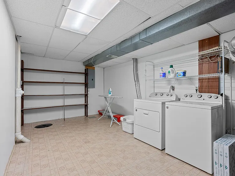 2528 Shiva Ct — Photo 38