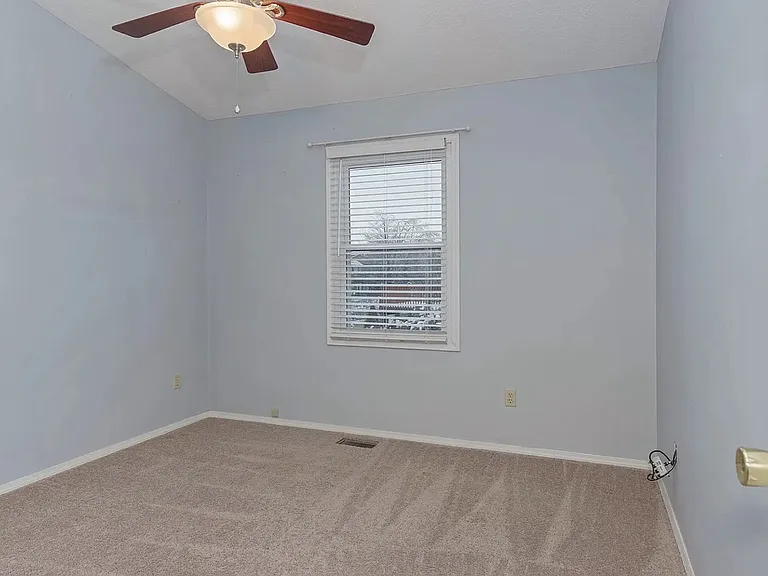 1 Parkshores Dr — Photo 20
