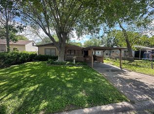 1405 Mistletoe Ave, Victoria, TX 77901