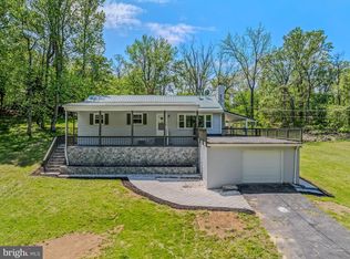 1639 Shenandoah River Dr, Harpers Ferry, WV 25425