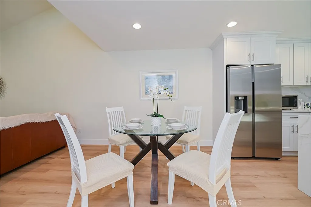 3 bed, 1600 sqft, $5,000 — Photo 4