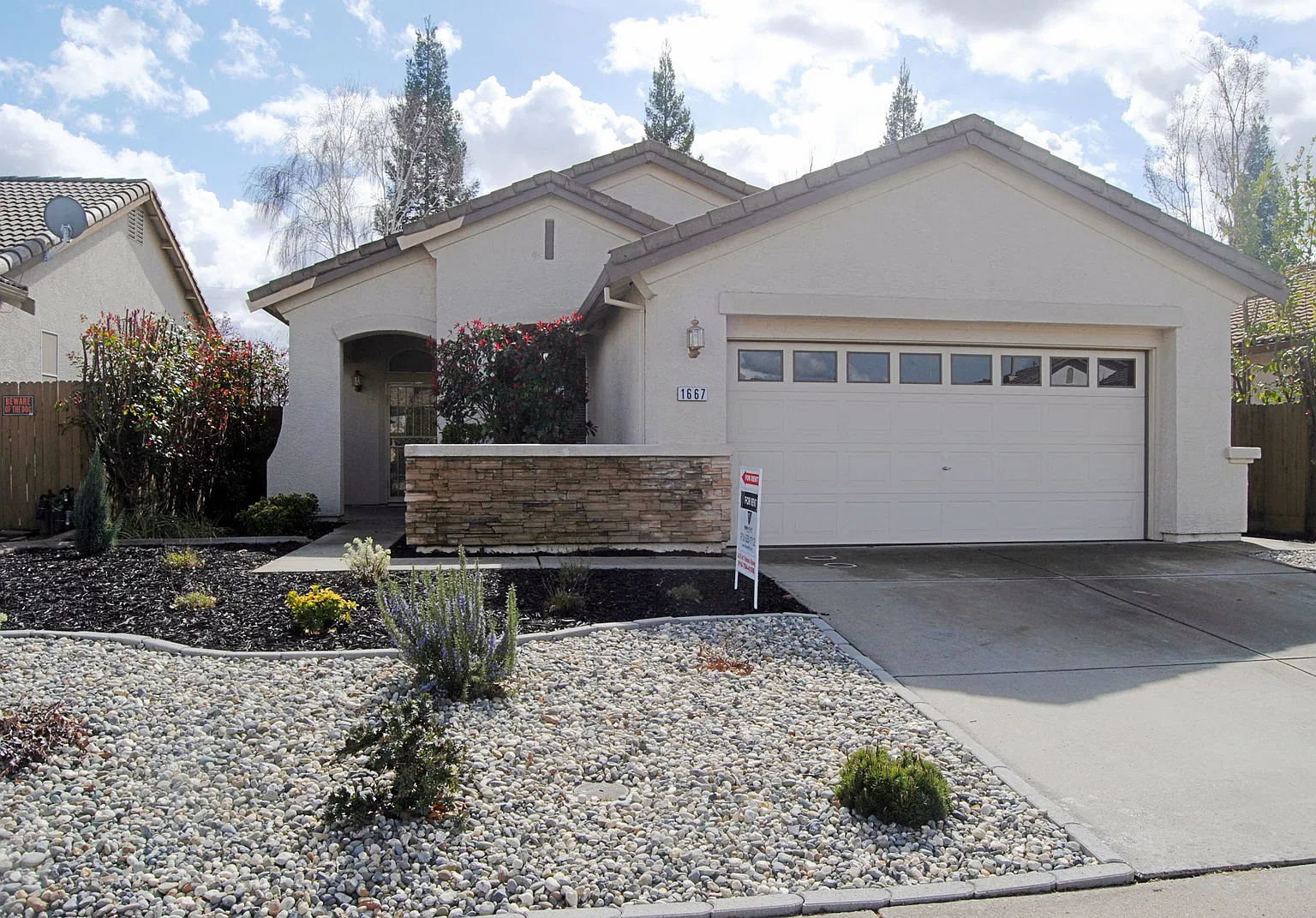 3 bed, 2.0 bath, 1457 sqft, $2,595 — Photo 1