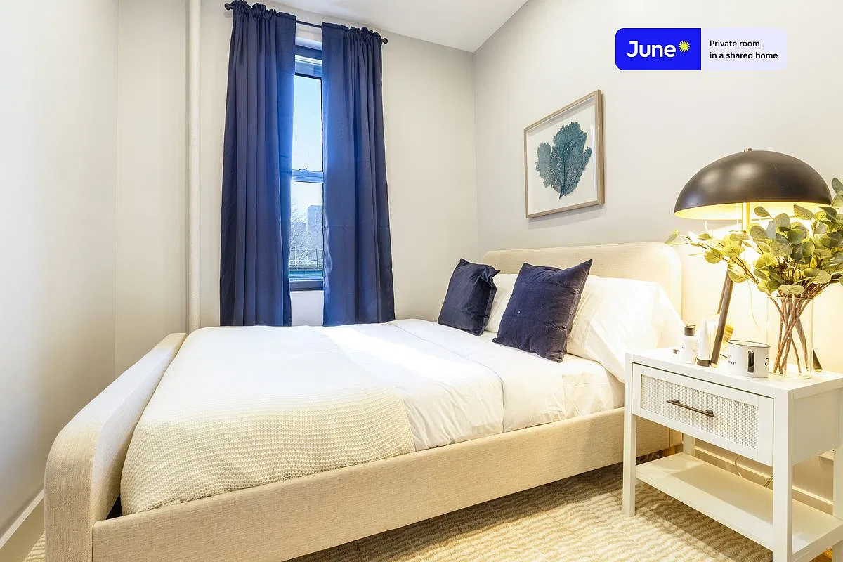 Full bedroom in 4 bed/2 bath home in Morningside Heights #324 C — Photo 1