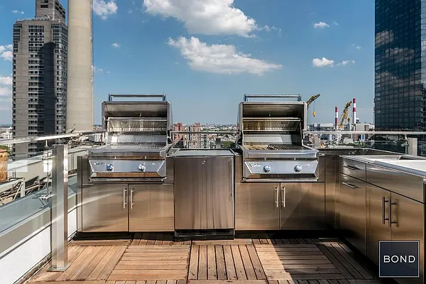 Rented by Bond New York | media 21